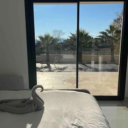 Contemporaine Pres Des Gorges De L'ardeche Villa